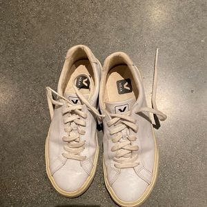 WOMENS VEJA SNEAKERS